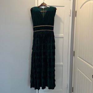 Bronx and Banco velvet suede dress. Size 8. Emerald color